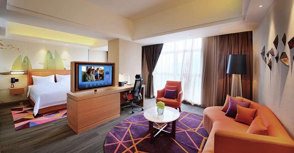 Hampton By Hilton Zhuhai Cheng Feng Plaza Hotel Стая снимка